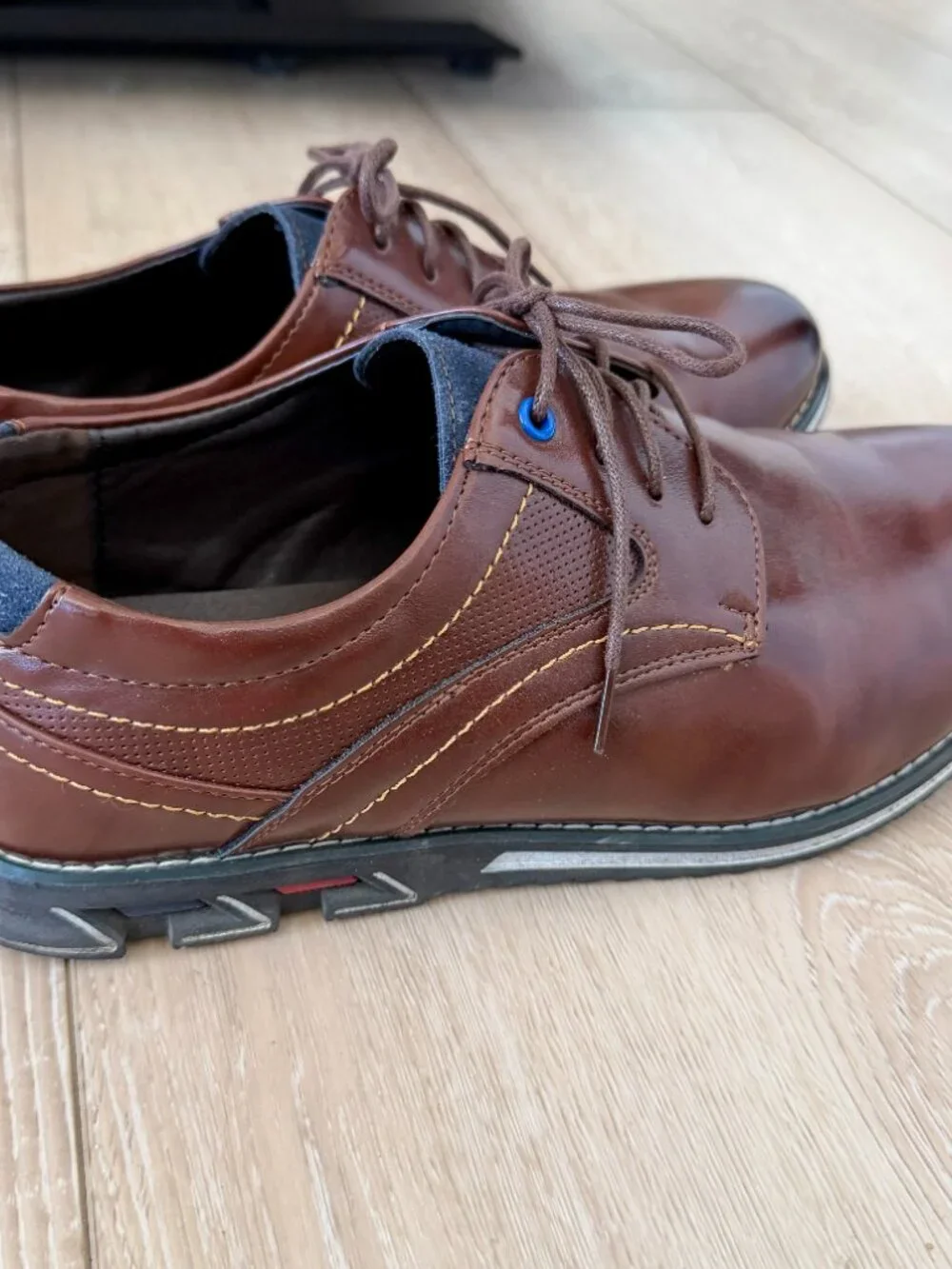N/A brown men’s
